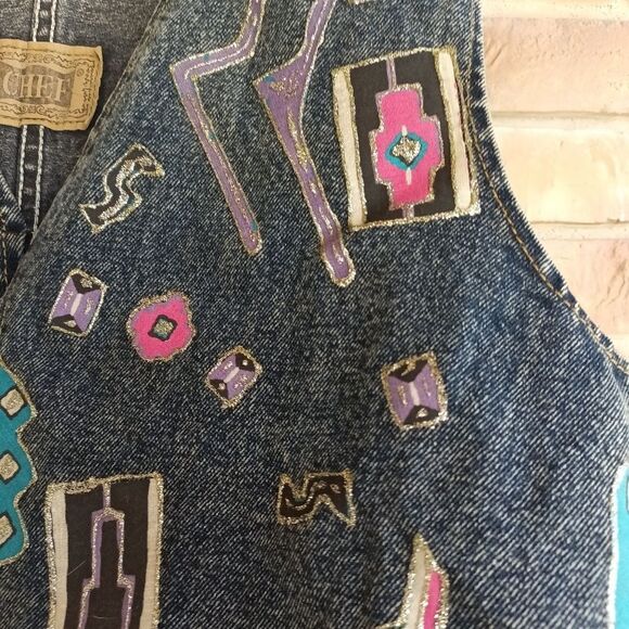 Colorful Denim Vest with Geometric Patterns - Picture 6 of 10
